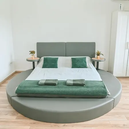 Hedonist-Kapije Lounge & Stay Belgrade Exterior photo