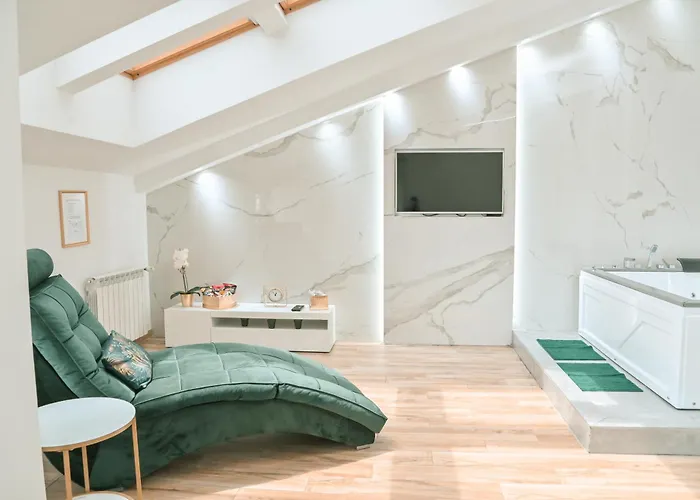 Hedonist-Kapije Lounge & Stay