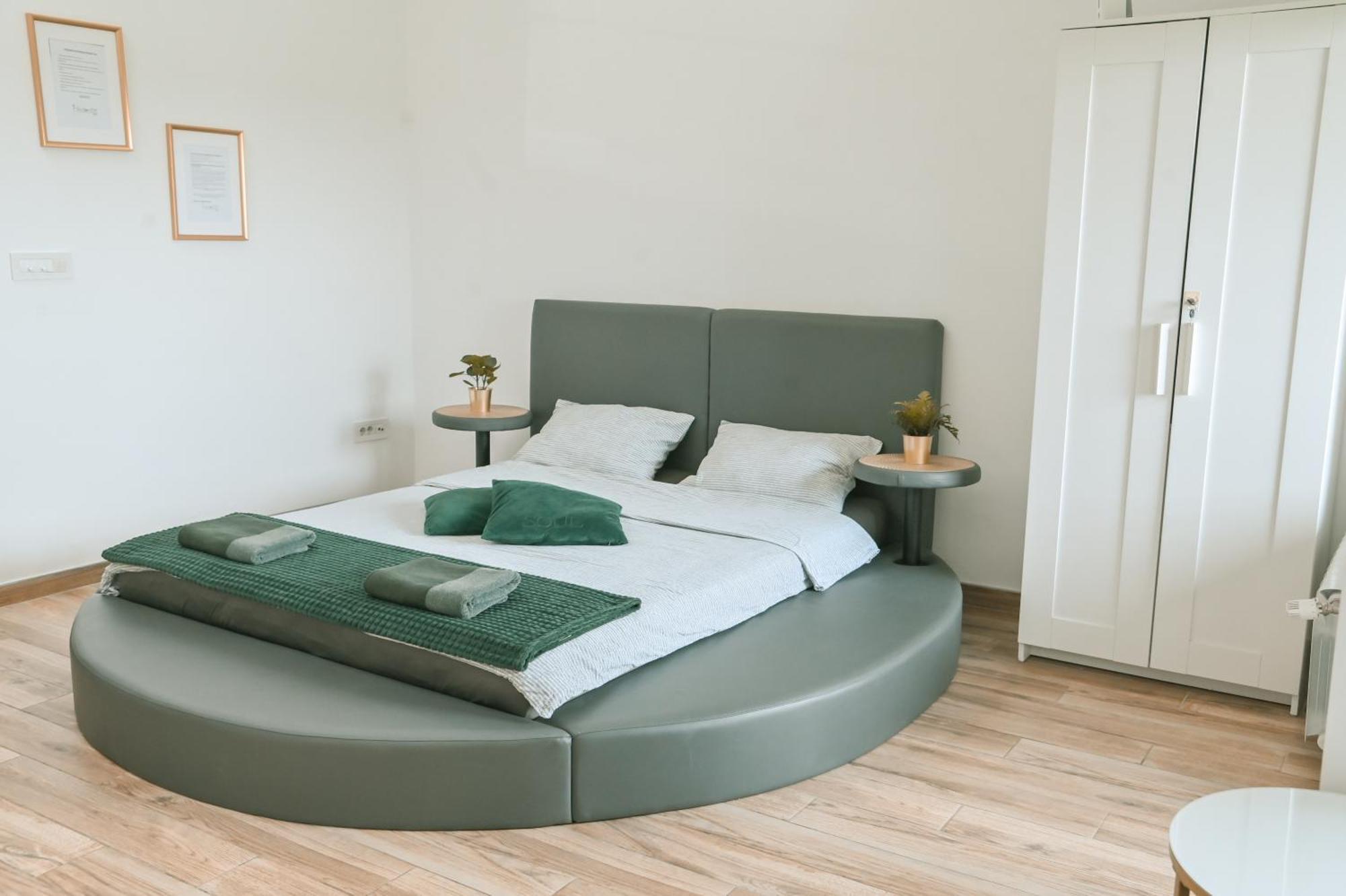 Hedonist-kapije Lounge & Apartment *